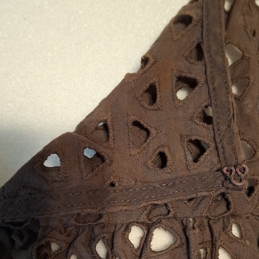Liz Claiborne Brown Eyelet W/ Triangle cut outs Blouse - Picture 9 of 11